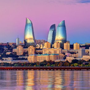 Азербайджан — это теплое Каспийское море, восточное гостеприимство и вкуснейшая кухня