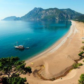 Горные пейзаж и солнечные пляжи Турции